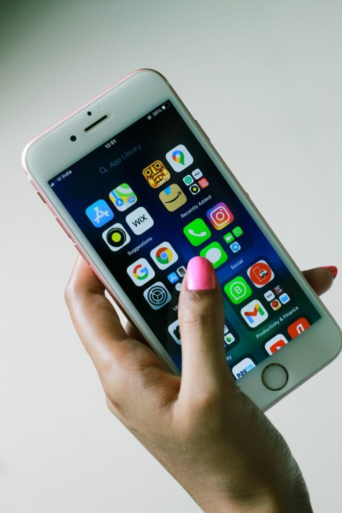 Apps Worth Keeping on Your Phone This Year